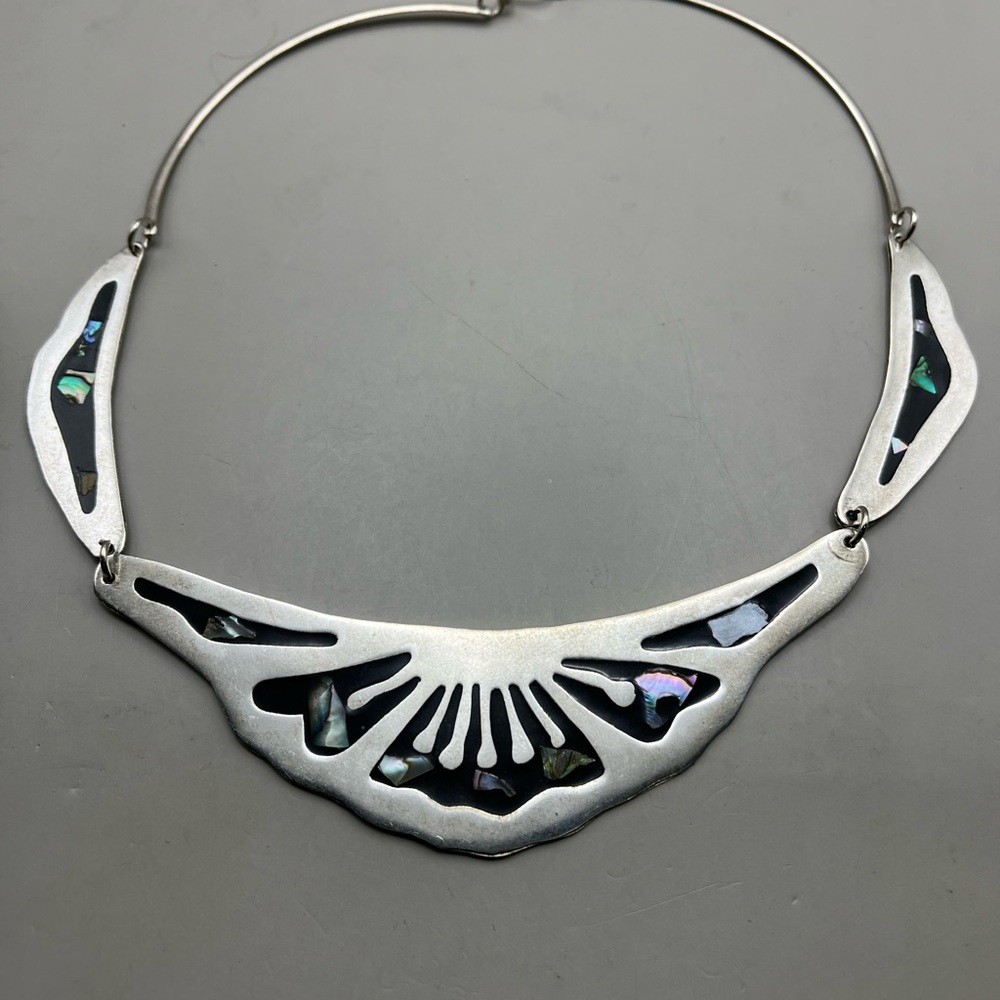 Elegant Sterling Silver Vintage Necklace with Abalone Inlay